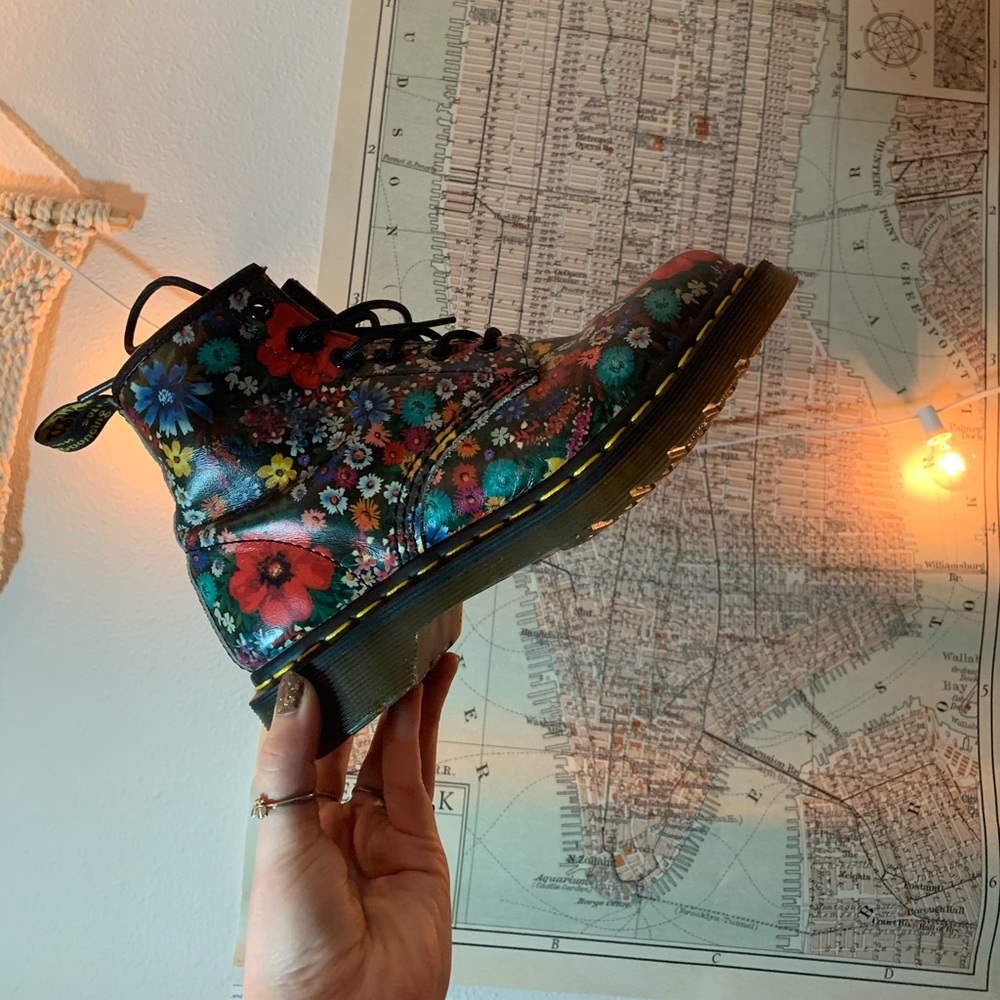 Floral Dr Martens